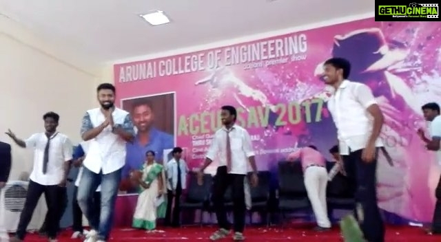 Shanthanu Bhagyaraj Instagram - Had a super duper time at #arunaiengineeringcollege #Thiruvannamalai βΊοΈππ»ππ»ππ»Feels like I went back to my college days ππ #Dance #Fun #Loveyourself #DancetillyouDie #PdChoreo #TrVocals #Damukaatlaan all the way in #Thiruvannamalai