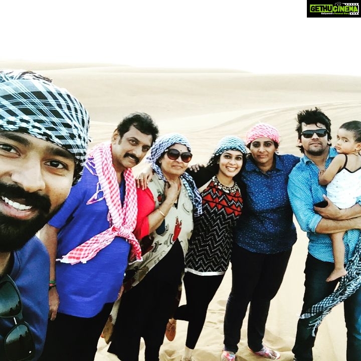Shanthanu Bhagyaraj Instagram - Dubai #Deserts #Safari #peaceandlove #Bliss #familytime❤️ #vacationmodeon😎 #2017💪 @kikivijay11 @mahu3784 @sharanyabhagyaraj @poornimabhagyaraj @nishkrish Desert Safari Dubai