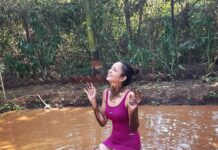 Shanvi Srivastava Instagram - mud-masking anyone ? . . . Therapeutic Clay Mudd procured from the Vineyards of Nasik regularly mixed with Rock Salt is great both for the skin and is equally fun. This process is to create a Salty Mud Pit which is essential for Butterflies in nature. The effects of mud are refreshing, invigorating, and vitalising alongside a cooling effect to the body. It dilutes and absorbs the toxic substances of body and ultimately eliminates them from body. Relaxes the muscles, improves blood circulation and helps to regulate the metabolism. stay rooted❤️ @bigredtent #shere . #shanvisrivastava #shanvisri #camping #mudmask
