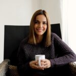 Shazahn Padamsee Instagram - Kadha has always been my go-to immunity booster ever since I was little! 🫖 When I switched to Grandma’s Kadha by @wellbeing.nutrition it really took my health to the next level. Not only does it take a few seconds to make, but it tastes delicious and always carry it with you on the go! All you have to do is drop a tablet into hot water and enjoy this immunity booster in a glass! It’s always comforting to feel grandma’s love and warmth in a cup! Get yours today 🤍 #GrandmasKadha #WellnessWithin #Organic #Natural #ad
