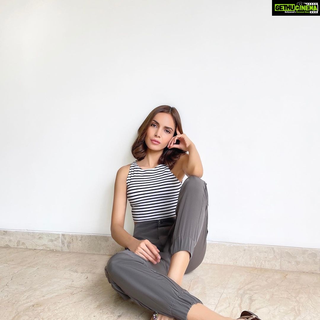 Shazahn Padamsee Instagram - Resting chill face 👀