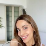 Shazahn Padamsee Instagram - Power Packed Salad Recipe 🥗 This is my go-to salad which I eat every single day with both lunch & dinner. It’s packed with a bunch of raw veggies and seeds and is an awesome blend of great nutrients that keep me healthy and energetic throughout the day! A nutritionist once shared with me the importance of incorporating a raw salad along with cooked food as it helps with better digestion and overall health 💚 #salad #healthyrecipes #healthylifestyle #fitnessjourney #reels #reelsinstagram #reelsindia #feelitreelit #reelsindia #reelsvideo #explore #reelitfeelit