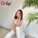 Shazahn Padamsee Instagram - Contest Alert! 🎅🏼🎄❄️ #HeyShazahn is LIVE right now, on @heyheyglobal ✨ You can find digitally signed images, and bigger surprises waiting in store for you! Entry tickets start at just ₹50! Follow @heyheyglobal & click the link in bio. Head over there to win! #HeyHey #HeyHeyGlobal #HeyHeyCompetition #FanVideoMessage #ShazahnPadamsee #ShazahnPadamseeFans #GetMyVideoMessage #ad