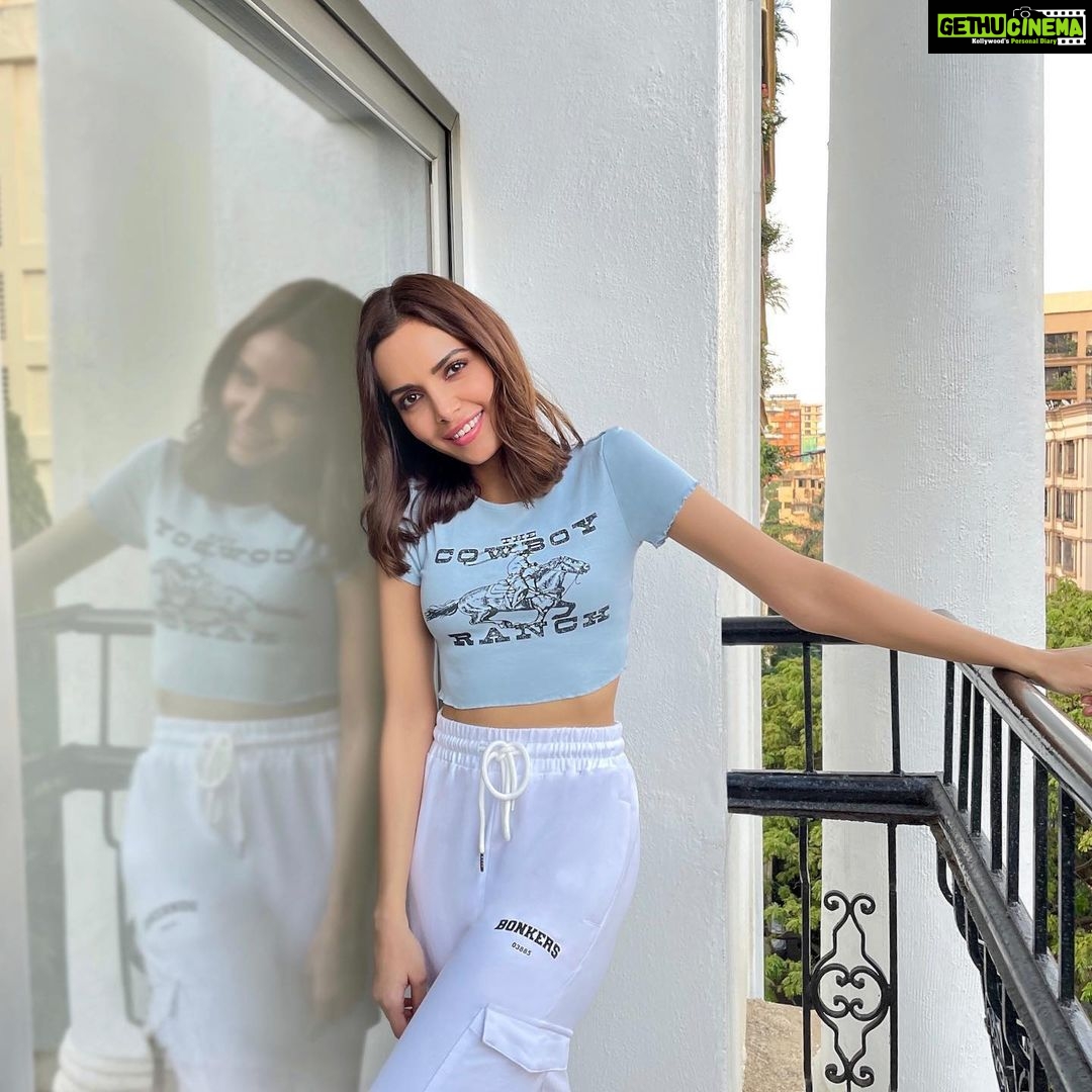 Shazahn Padamsee Instagram - Comfy but cute 👧 loving my super chill joggers from @bonkers.corner