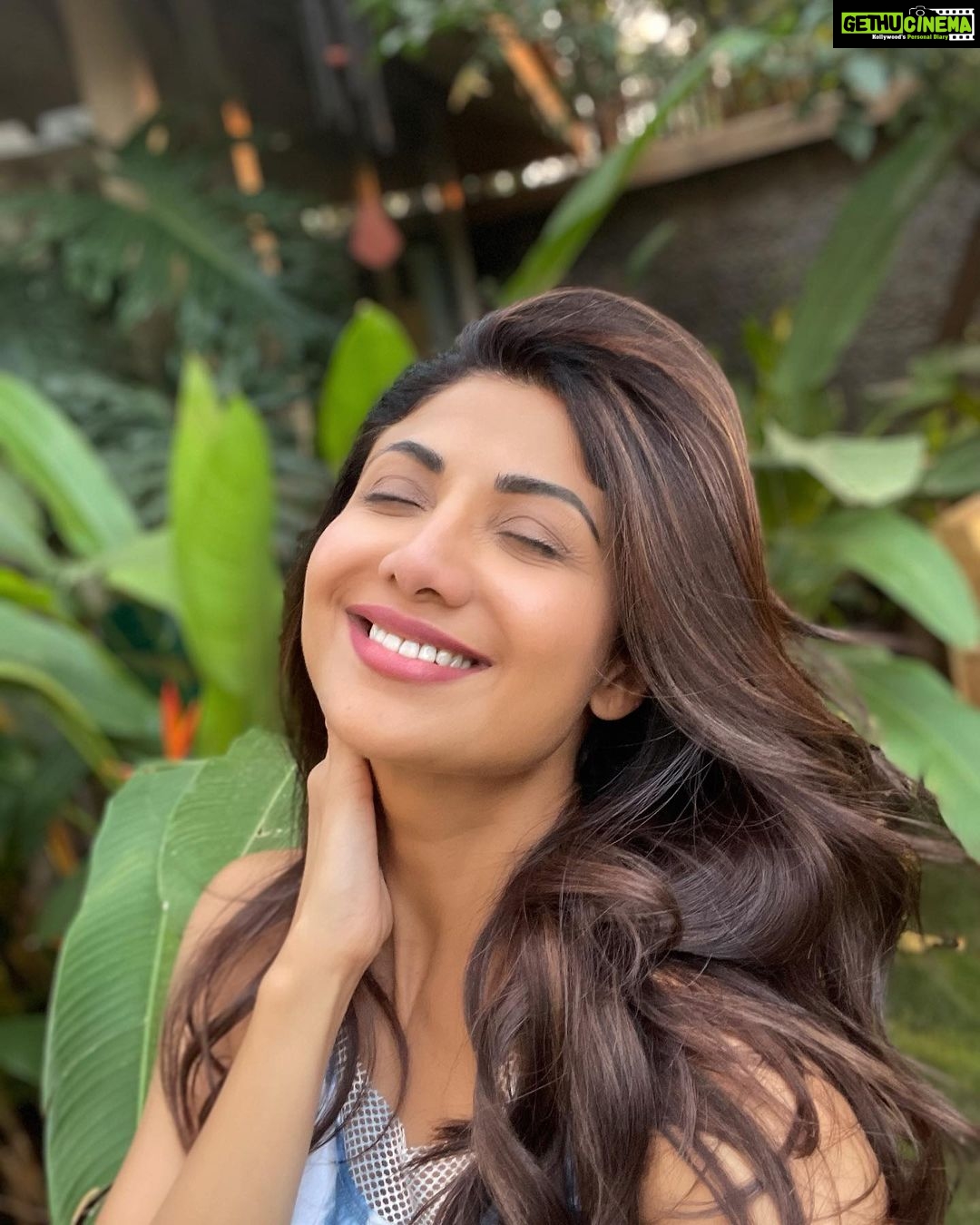 Shilpa Shetty Instagram - Sometimes… all we need is a little fresh air🙏❤️💫 . . . . . #Gratitude52 #Week6 #freshair #love #blessed #blessings #grateful #happiness #goodvibesonly