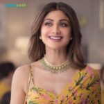 Shilpa Shetty Instagram - Secret of my naturally glowing skin every day? That secret lies in the best of traditional wisdom and nature that have come together to bring you Mamaearth’s Ubtan Face Wash, which has the goodness of haldi and saffron. Now you don’t need a 'haldi ceremony' to get that glowing skin, when you can get #ShaadiWalaGlowEveryday with @mamaearth.in 💛 . . . . . #GoodnessInside #ToxinFree #skincare #turmeric #saffron #natural