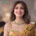 Shilpa Shetty Instagram – Secret of my naturally glowing skin every day? That secret lies in the best of traditional wisdom and nature that have come together to bring you Mamaearth’s Ubtan Face Wash, which has the goodness of haldi and saffron. Now you don’t need a ‘haldi ceremony’ to get that glowing skin, when you can get #ShaadiWalaGlowEveryday with @mamaearth.in 💛
.
.
.
.
.
#GoodnessInside #ToxinFree #skincare #turmeric #saffron #natural