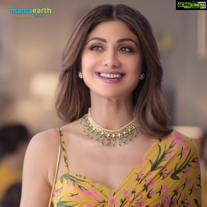 Shilpa Shetty Instagram - Secret of my naturally glowing skin every day? That secret lies in the best of traditional wisdom and nature that have come together to bring you Mamaearth’s Ubtan Face Wash, which has the goodness of haldi and saffron. Now you don’t need a 'haldi ceremony' to get that glowing skin, when you can get #ShaadiWalaGlowEveryday with @mamaearth.in 💛 . . . . . #GoodnessInside #ToxinFree #skincare #turmeric #saffron #natural