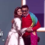 Shilpa Shetty Instagram - Dhamaal, masti, and full on entertainment ka hai waada😉 Kyunki aaj centrestage honge hamaare Jaggu Dada (@apnabhidu) 😎😍 ~ @indiasgottalentofficial dekhiye harr Sat-Sun raat 8 baje sirf @sonytvofficial par! ~ @badboyshah @manojmuntashir @kirronkhermp @fremantleindia . . . . . #IndiasGotTalent #IGT #gratitude #blessed ~ Posted @withregram • @sonytvofficial @apnabhidu aur @theshilpashetty ne ek saath perform karke humare manch par laga diye chaar chaand! Dekhiye aise hi kayi saare entertaining lamhe #IndiasGotTalent Season 9 mein, iss Sat-Sun raat 8 baje, sirf Sony par! @manojmuntashir @badboyshah @arjunbijlani #IndiasGotTalentS9 #IndiasGotTalentonSonyTV