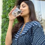 Shilpa Shetty Instagram - In times like these, let's be mindful of the luxuries we receive for free. Unhindered access to clean drinking water is a blessing we enjoy, but are seldom grateful for. Let's make sure we don't misuse it 🚰 “जल ही जीवन है”।💧❤️ . . . . . #Gratitude52 #Week8 #water #drinkingwater #luxuries #blessings #grateful