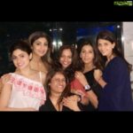 Shilpa Shetty Instagram – Forever grateful for these strong gracious women in my life! You all make my world a much better place just by being in it🙏❤️✨🌈☘️🧿
.
.
.
.
.
#Gratitude52 #Week5 #love #blessed #blessings #grateful #happiness #goodvibesonly #friends #sisters #girlgang #girlpower