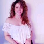 Shilpi Sharma Instagram - My top 5 romantic songs these days ...❤ . . #bollywoodsongs #raatanlambiyan #gehraiyaan #atrangire #raitzarasi #kallekalle #srivalli #pushpa #alluarjun