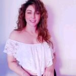 Shilpi Sharma Instagram – My top 5 romantic songs these days …❤ 
.
.
#bollywoodsongs #raatanlambiyan #gehraiyaan #atrangire #raitzarasi #kallekalle #srivalli #pushpa #alluarjun