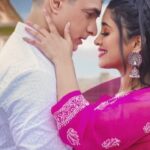 Shivangi Joshi Instagram – Aap sabka dil lene aa gaye hai hum with #TeriAda – Out Now on the @vyrloriginals YouTube channel. Watch it now & give it all your love. ❤️

@khan_mohsinkhan
@mohitchauhanofficial @saumyaupadhyayofficial @kaushikgudduofficial @kunaalvermaa @aditya_datt @poojasinghgujral