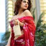 Shraddha Das Instagram – There are flowers in my chest again,the kind that do not lose their bloom………🌹♥️

Saree : @plushbyaditideshpande 
Jewellery :  @the_jewel_gallery 
Clutch : @rubilxn 
Styling : @artbyavnee @thewandermannequin 
📸 @snehzala & @mumbaiphotowala 
(Thank you @mumbaiphotowala for the location too!)
Make up : @hareshwarp 
Hair : @gouriepatil 

#redsaree #floralsaree #sareelove #sareepact #shraddhadas #nmrk Mumbai, Maharashtra