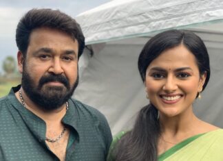 Shraddha Srinath Instagram - I am very awkward when it comes to taking photos with my co actors during shoot. It starts with greetings. You break ice, there's small talk, then you're laughing with others at your miserable language skills, learning dialogues feverishly. Then you start seeing these faces regularly, they become familiar, you learn more about each other, the awkwardness dissipates slowly (you're STILL learning your dialogues feverishly). Then there's inside jokes. I love that journey. There are some busy days in between where you barely get to chat. And before you know it, it's your last day and you realise you won't be seeing these faces again, for a long time to come anyway and that you haven't taken any photos (and your parents are asking - "where is your photo with Mohanlal sir??!!"). They need proof. Haha. So here's a photo dump from my last day of shoot on the sets of Aarattu, with the legendary Mohanlal sir, nandu sir, siddique sir, Rachna, Unnikrishnan sir, all with beautiful Palakkad in the backdrop. And some sunset photos. Muft muft muft. Mentioning my team here, my greatest support system: Make up @kohl.play Hair @kammarishivarajchary Assisted by @shivu.bm.549 Managed by @vidhyaabreddy @kettlesstudios