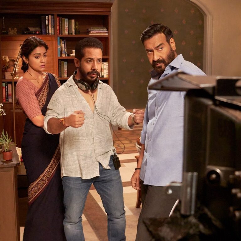 Shriya Saran Instagram - Can Vijay protect his family again? Drishyam 2 shoot begins. @ajaydevgn @tabutiful #Rajatkapoor @ishidutta #MrunalJadhav @abhishekpathakk #BhushanKumar #KrishanKumar @kumarmangatpathak @sanju_r_joshi #AdityaChowksey @shivchanana @viacom18studios @tseriesfilms @panorama_studios #Drishyam2 #ShootBegins #NewBeginning #VijaySalgoankar @AjayDevgn #Tabu #RajatKapoor @Ishitaofficial #MrunalJadhav @abhishek.m.pathak #BhushanKumar #KrishanKumar @kumarmangat.pathak.3 @sanjeev.joshi.9469 #AdityaChowksey #ShivChanana @Viacom18Studios @tseriesfilms