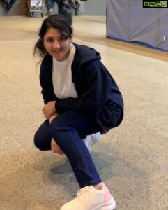 Shriya Sharma Instagram - Wearing this cool knotted pant combo from @_draperr_ and the cool shoes from @trendingstyle20 🥰🥰🥰