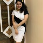 Shriya Sharma Instagram – Wearing this lovely dress from @anushacollectionss 
And this cute little bow pin from @happy.__.hairties 

❤️❤️❤️❤️
#ShriyaSharma