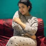 Shriya Sharma Instagram - All hearts for this comfy wollen night wear from @darice_trendz 🥶😍 #nomakeup