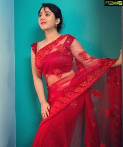Shriya Sharma Instagram - Loving this Red Saree from @unique_collections_by_sv ❤️
#ShriyaSharma