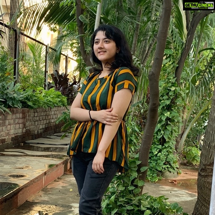 Shriya Sharma Instagram - Thank you @blossom_boutique_bb for this beautiful top 🌈