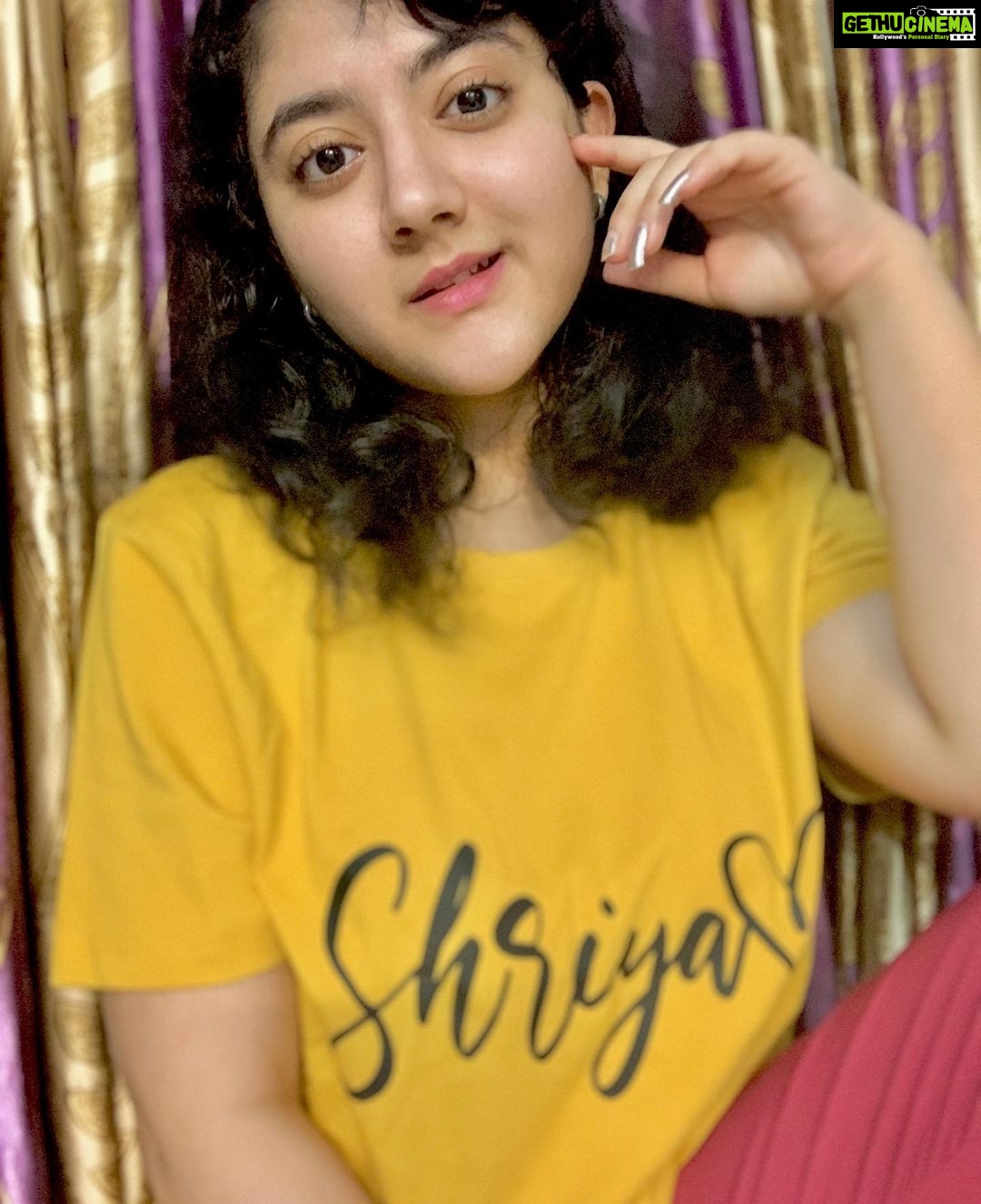 Shriya Sharma Instagram - Coz main apni favourite hun ππ»ββοΈ Thank you @dishum_giftings for this customised Tshirt! Canβt wait to show all your goodies!