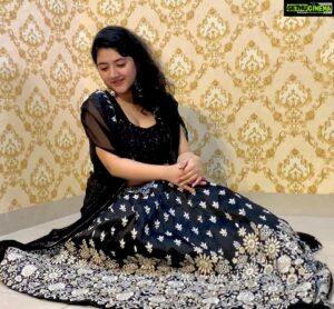 Shriya Sharma Instagram - Love this lehenga from @coimbatorefashions 🖤

#shriyasharma