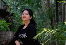 Shriya Sharma Instagram - Wearing @bishara_shop_official’s track suit for an early morning sunday workout! #ShriyaSharma #nomakeup #nofilter #shriyasharma