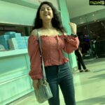 Shriya Sharma Instagram - Best Moments are always when you are having a hearty laugh ✨🌈 #ShriyaSharma #LoveThisCandid