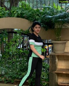 Shriya Sharma Instagram - Morning Walk Sessions in @the_instabazaar’s track suit combo!

#NoMakeUp
#SleepDeprived
#SleepyHead
