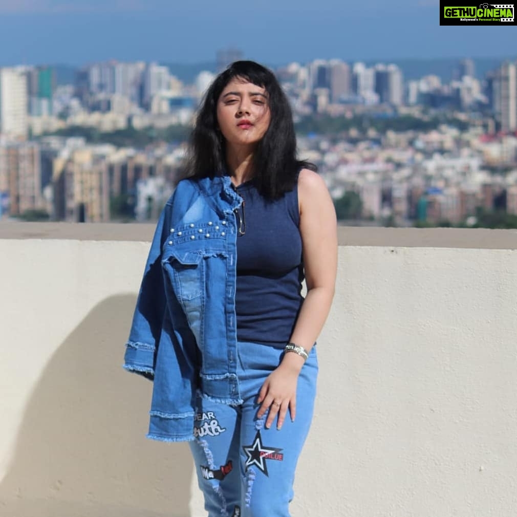 Shriya Sharma - 50.7K Likes - Try and Make everything a little less ordinary...
#ShriyaSharma