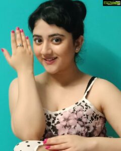 Shriya Sharma Instagram - Hey guys, i just stumbled upon this absolutely amazing startup of silver accessories @silver_futures 💎

Chic and Classy that are for every occassion. 👑

I chose this unique apple ring 💍 and heart shaped studs 💟
that go with every occasion... 
And just add the right amount of spark! ✨

Do follow and get yourselves one of these amazing silver accessories at reasonable rates.!