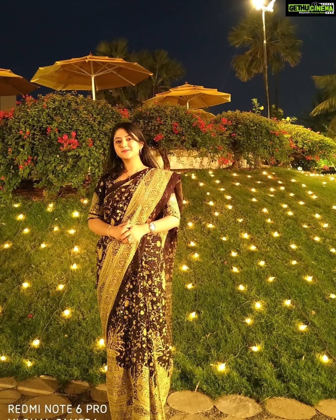 Shriya Sharma Instagram - Be good and do good. Time & Circumstances can change at any time..One may be powerful today but remember time is more powerful than anyone. Be more responsible! The Universe is showing us the signs. Learn before its too late. #BeGood#BeResponsible #TakeNatureandLifeSeriously #LivesArePrecious #SmileAndShine #ShriyaSharma Taj Lands End, Mumbai