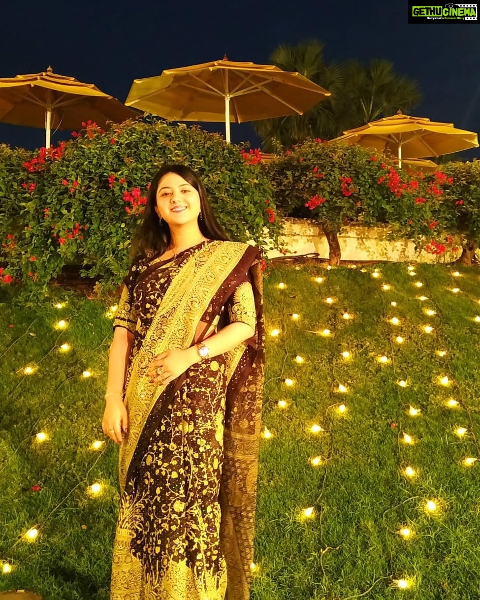 Shriya Sharma Instagram - Be good and do good. Time & Circumstances can change at any time..One may be powerful today but remember time is more powerful than anyone. Be more responsible! The Universe is showing us the signs. Learn before its too late. #BeGood#BeResponsible #TakeNatureandLifeSeriously #LivesArePrecious #SmileAndShine #ShriyaSharma Taj Lands End, Mumbai