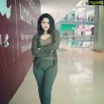 Shriya Sharma Instagram - Have been real busy sorry guys! Have taken an off from acting for a while. Last year of education! Got to get this right! But i promise u all that it'll be just for a while! I cannot express how overwhelming it was to read all your messages (Dm's) today after months when i longed in! Its taking too much of strength to stay away from the camera, where i have been since like forever. Nevertheless, my education is my priority right now! But that doesn't change my love for you all...thank u soo much for all the edits and love! And here's a latest picture with my new hair do 💞 #ShineandSmile