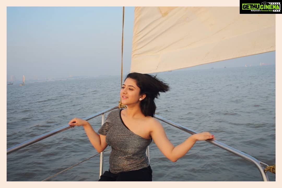 Shriya Sharma Instagram - In order to be free, we must learn to let go... Let go the hurt, Let go of the negative experiences, Let go the negative people... Refuse to entertain old pain.. Look forward and give your 100% to things that come your way! #ShriyaSharma