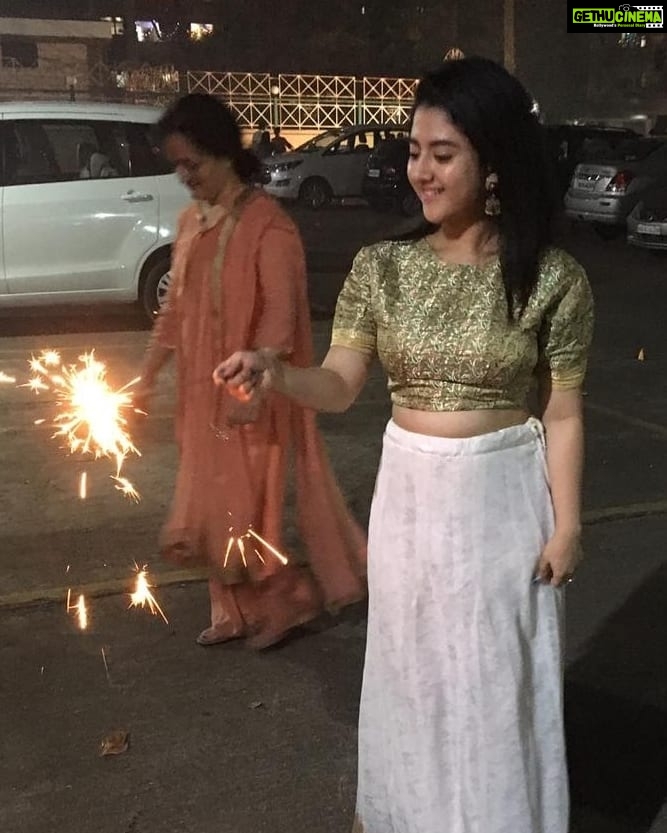 Shriya Sharma Instagram - Wish you all a very Happy Diwali 🎇