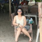 Shriya Sharma Instagram - Had absolutely no intention of posing, but can't help it 😛 There are soo many things that give us tension, but a little bit of time with yourself and your family can relieve you of it all.. #CompletelyNatural#NoMakeUp#MiniHoliday#BreakfromStress#DslrClicks#ShriyaSharma Daman, India