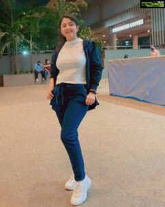 Shriya Sharma Instagram - Wearing this cool knotted pant combo from @_draperr_ and the cool shoes from @trendingstyle20 🥰🥰🥰