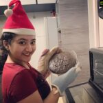 Shriya Sharma Instagram - Throwback to Christmas and me baking cakes! Take me back! 😍😞