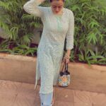 Shruti Sodhi Instagram - Thoda Lucknow, Thoda Mumbai, Iss photo mein flavours hain कई. Thoda Kashmir aur Beech mein Noida ki ye Punjaban heer💙 #shrutisodhi #chikankurti #kashmiribag #punjaban #noidadenakhre #mumbaikar