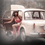 Shweta Basu Prasad Instagram – “मेरी गाड़ी खराब हो गयी है, क्या आप मुझे आगे तक drop कर सकते है?”
.
Coming soon! #ykdd Short Film