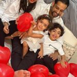 Shweta Bhardwaj Instagram - Happy #valentineday @salilacharya 16years we r celebrating this day and it feels same it’s R beautiful day it’s R day with some Balloon 🎈 and ❤ love now with TIA & RAY I still get the balloon but in few min thy burst them all and I it’s a 💥 blast more love more love more blast 💥