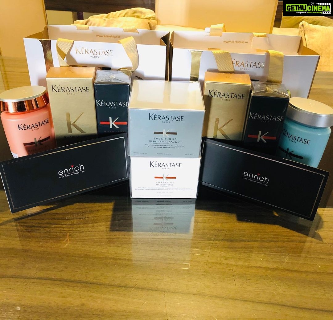Shweta Bhardwaj Instagram - At the Kerastase Soiree at Enrich Salon! Here to experience instant hair transformation with Fusio-Dose @kerastase_official @enrichsalons #kerastaseindia #EnrichSalon Thnkyuuuu @sayantanighosh0609 luv the stuff