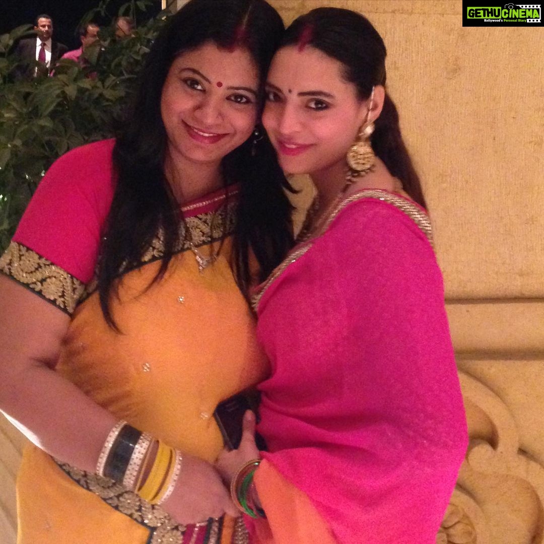 Shweta Bhardwaj Instagram - #my sister #my #life @sunitabhardwaja happy birthday I love u soooooooooooooooooooooooooooo much