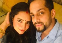 Shweta Bhardwaj Instagram - We love food 🥘 but this day we know who we love more @salilacharya happy #karvachauth I love u my sun my moon my universe my earth my life line blessed to have u want u in next ever life wish u a long happy healthy life ❤️❤️❤️❤️❤️❤️❤️❤️❤️ @swaticosmetics 🥰