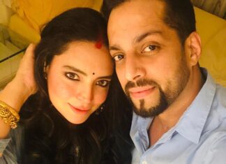 Shweta Bhardwaj Instagram - We love food 🥘 but this day we know who we love more @salilacharya happy #karvachauth I love u my sun my moon my universe my earth my life line blessed to have u want u in next ever life wish u a long happy healthy life ❤️❤️❤️❤️❤️❤️❤️❤️❤️ @swaticosmetics 🥰