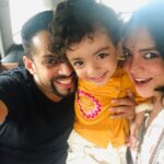 Shweta Bhardwaj Instagram – And he holds us tight @salilacharya and salil cry’s all most ever time when he drops him to school he looks strong but fathers heart 💓 is different lol