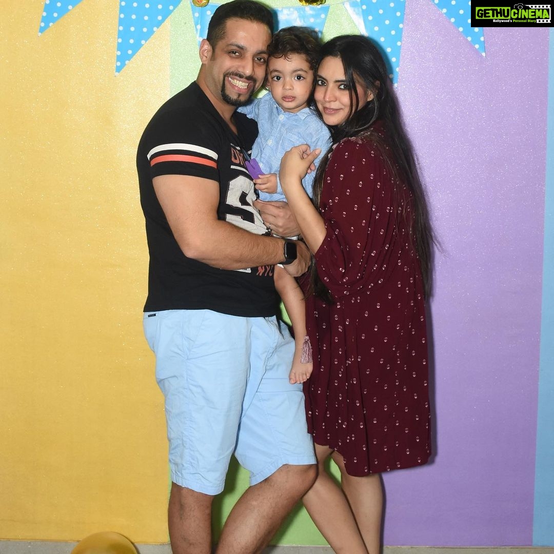 Shweta Bhardwaj Instagram - RAY SALIL SHIVVYAA ❤️❤️❤️❤️❤️❤️❤️❤️❤️❤️❤️@salilacharya .......... #family #familyiseverything #loveusomuch